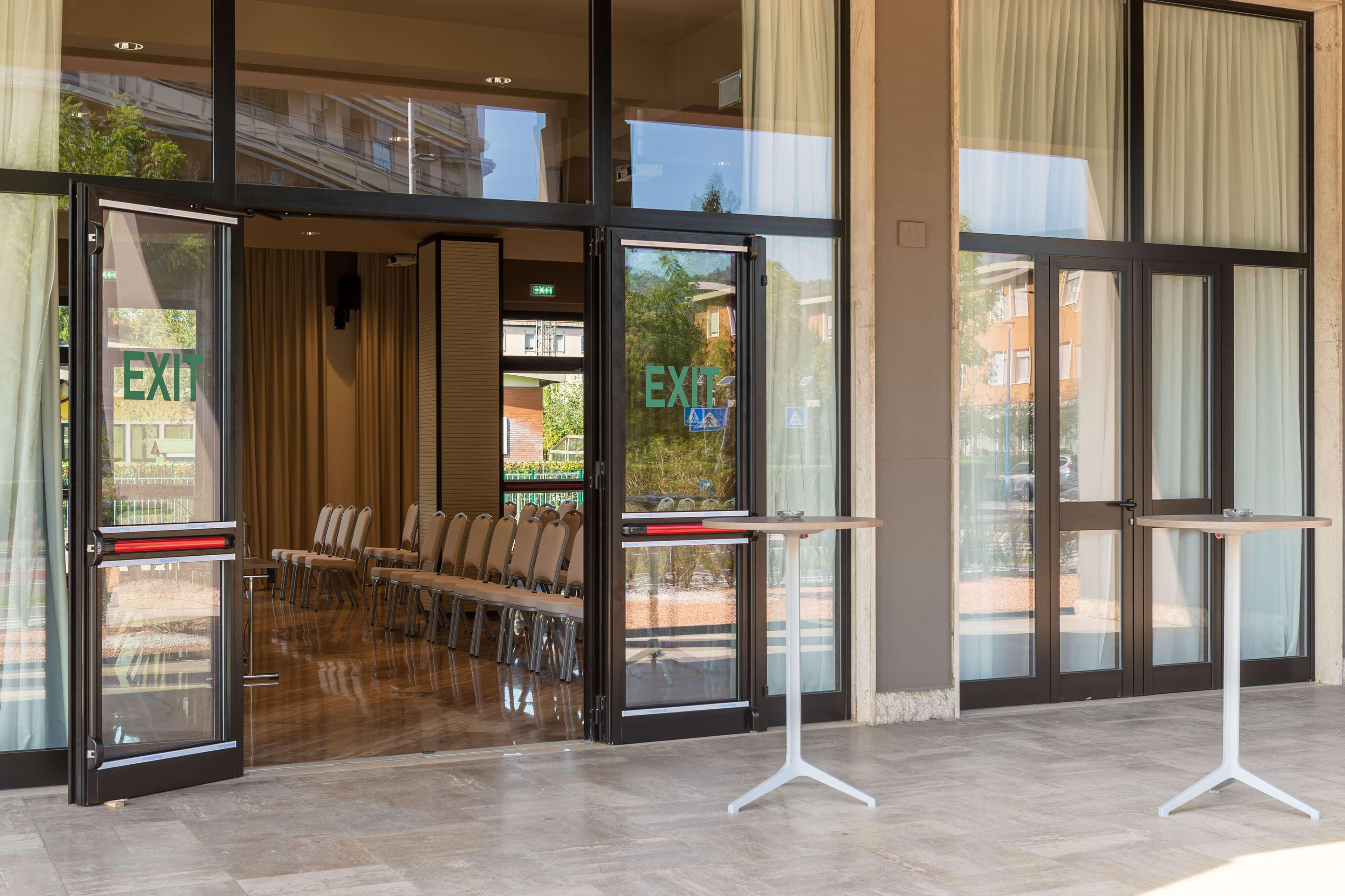 מלון Doubletree By Hilton ברשה מראה חיצוני תמונה