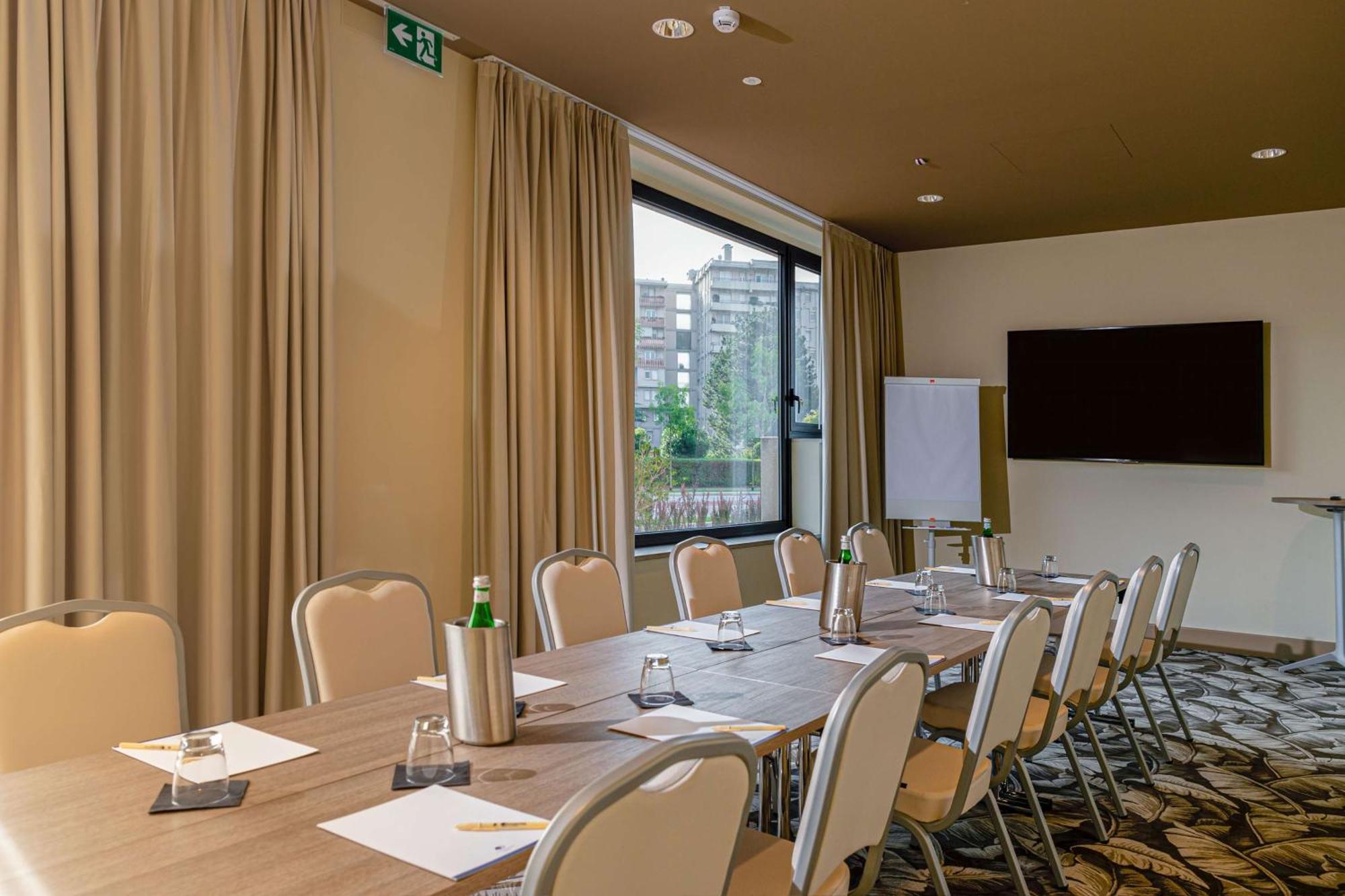 מלון Doubletree By Hilton ברשה מראה חיצוני תמונה